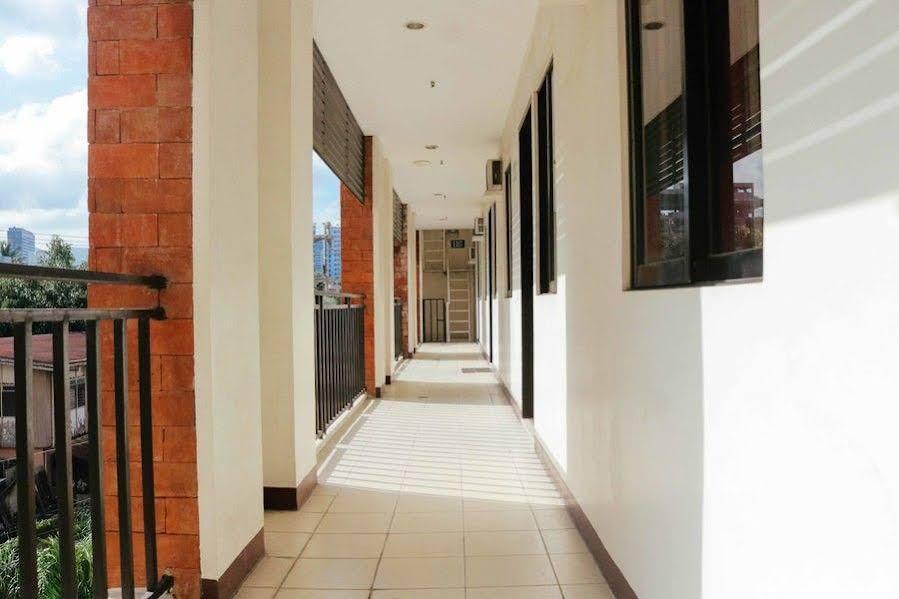 Reddoorz Plus @ Mabolo Cebu Exterior photo